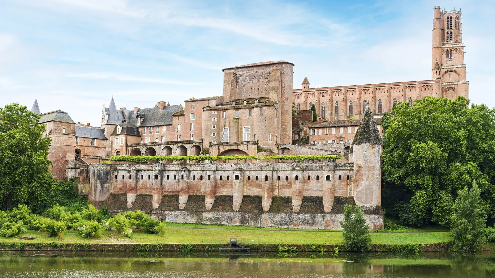 La cité épiscopale d'Albi en brique foraine : palais de la Berbie et cathédrale Sainte-Cécile